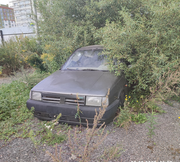 В Калининграде утилизируют брошенные автомобили