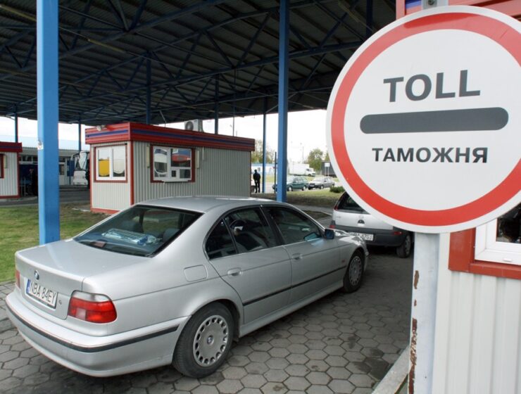 Запрет въезда на личных авто не касается калининградского транзита