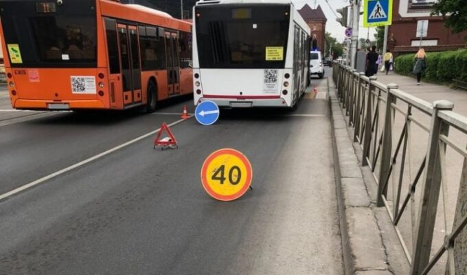 Водитель автобуса наехал на 84-летнего пешехода в Калининграде