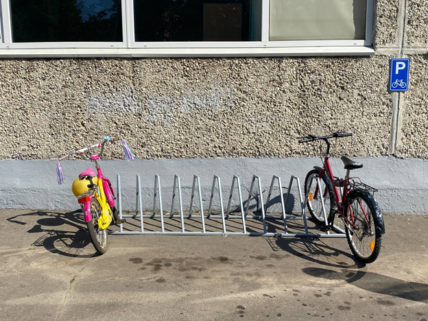В калининградской школе появилась велопарковка