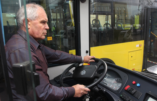 Водителям общественного транспорта - досрочная пенсия