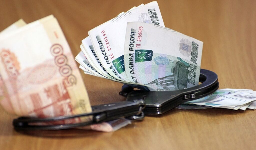 Трое мошенников пытались украсть недвижимость пенсионерки на 26 миллионов рублей