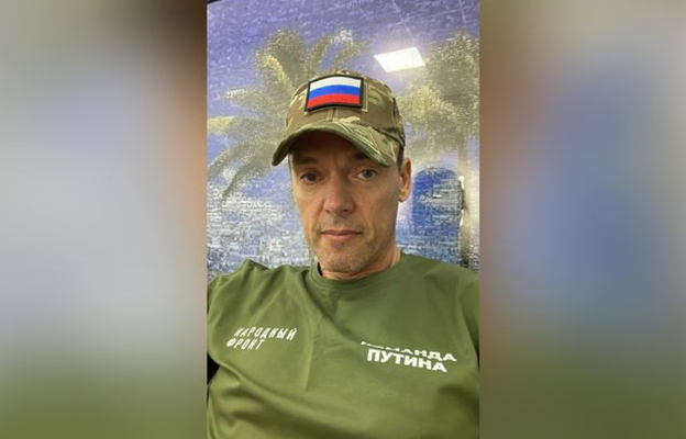 Вернувшегося из зоны СВО актёра Малахов выставил из эфира за бейсболку с флагом РФ