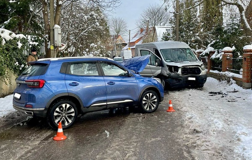 В Калининграде молодой водитель «Форда» врезался в Chery Tiago