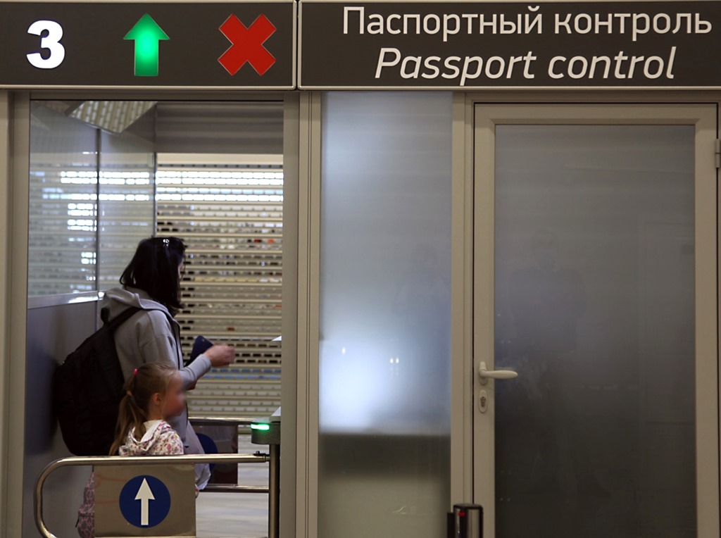 Калининградцы должны подтвердить гражданство детей при вылете в Беларусь