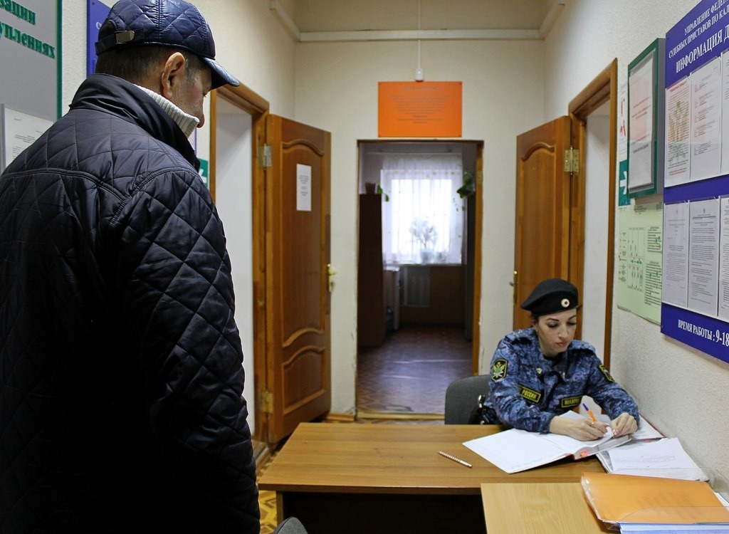 Арест машин побудил калининградца погасить долг по аренде земли в 1,6 млн рублей