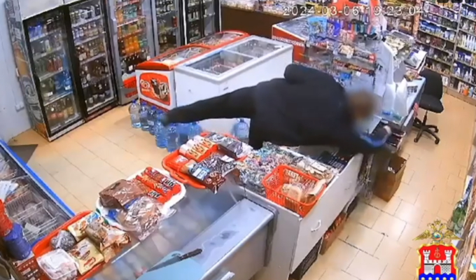 В Балтийске задержан гражданин, нахально похитивший деньги из кассы магазина