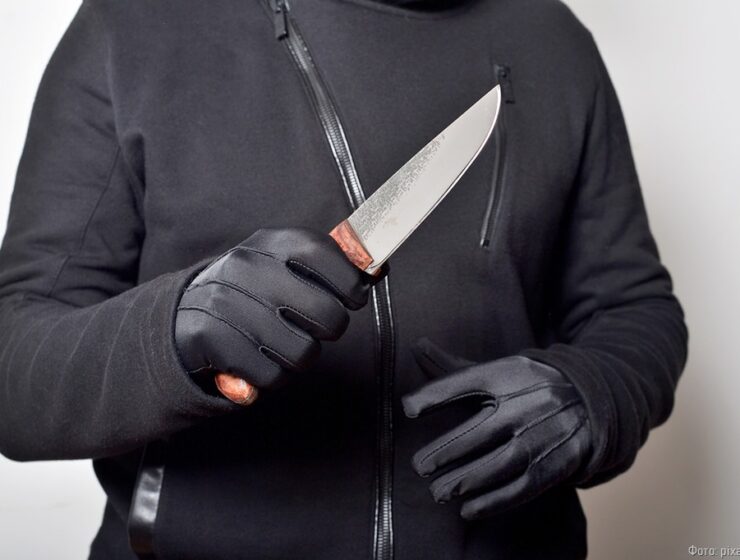 Житель Черняховска подозревается в убийстве приятеля одним ударом ножа