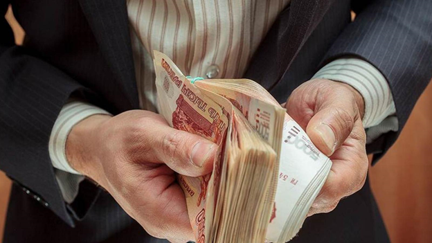 В Калининградской области зарплаты за год выросли на 12 тысяч рублей