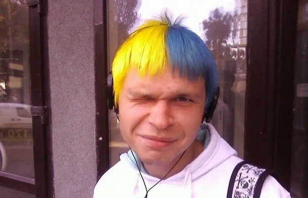 Москвич оштрафован за покрашенные в цвета украинского флага волосы
