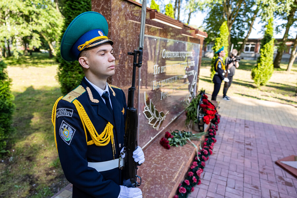 Алексей Беспрозванных поздравил калининградских пограничников с праздником