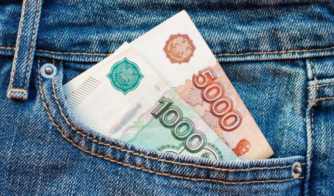 Калининградец воспользовался телефоном пенсионерки и украл с её счёта 29 тысяч