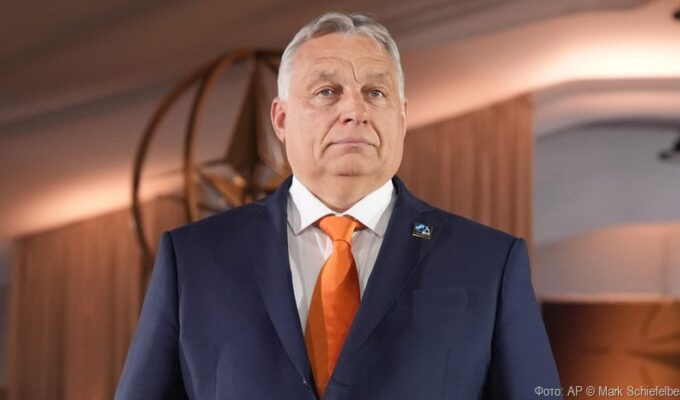 Страны ЕС обсуждают, как наказать Орбана за встречу с Путиным