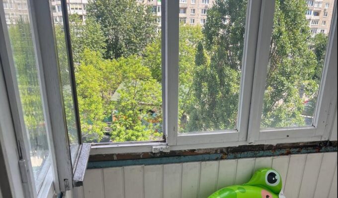 В Калининграде ребенок выпал из окна квартиры на шестом этаже