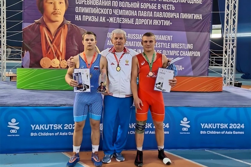 Борцы из Калининграда завоевали медали соревнований всероссийского класса в Якутии