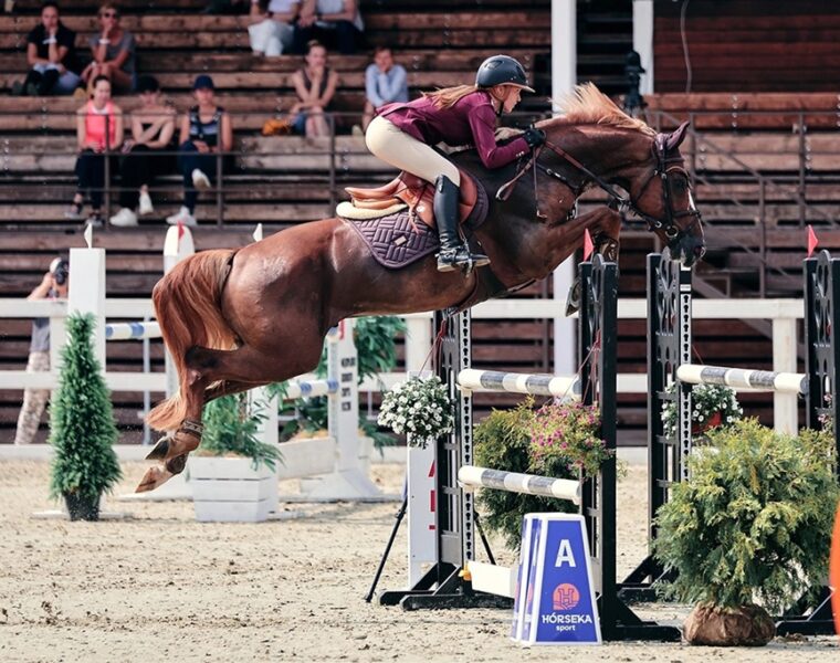 Калининградская спортсменка выиграла золото чемпионата России по конкуру