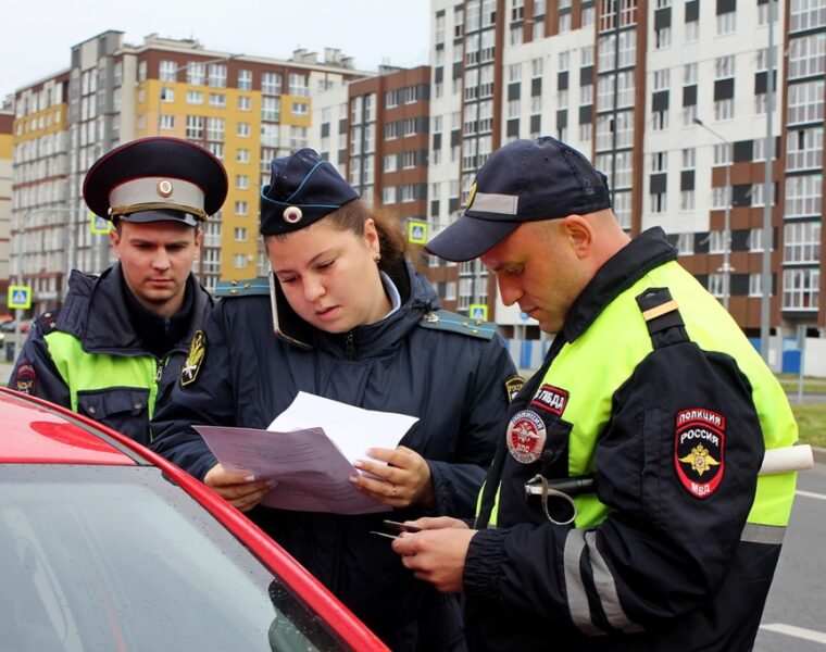 Сотрудники УФССП и Госавтоинспекции провели рейд в Калининграде по поиску должников