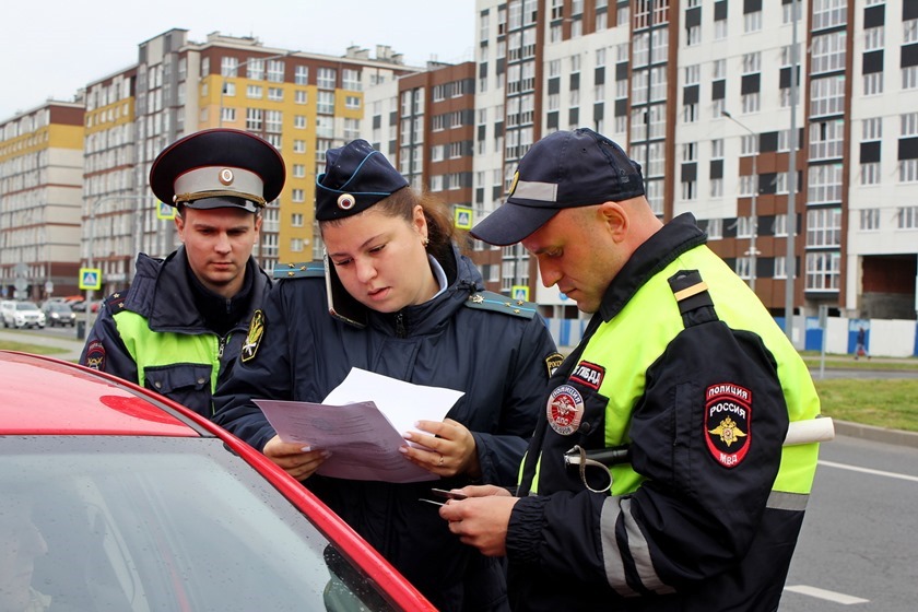 Сотрудники УФССП и Госавтоинспекции провели рейд в Калининграде по поиску должников