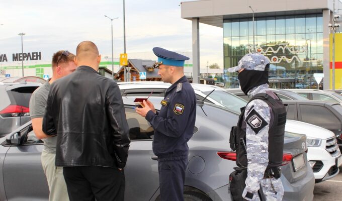 Приставы прошлись по парковкам