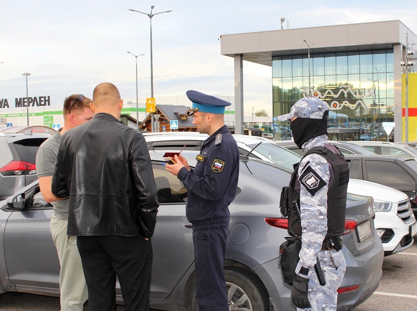 Приставы прошлись по парковкам