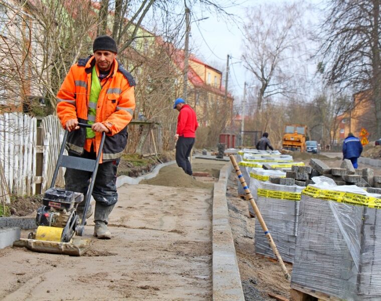 За приёмку тротуара в Светлогорске дали взятку в 100 тысяч рублей