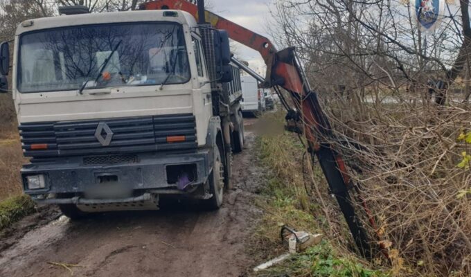 Выясняются обстоятельства гибели калининградца под стрелой манипулятора