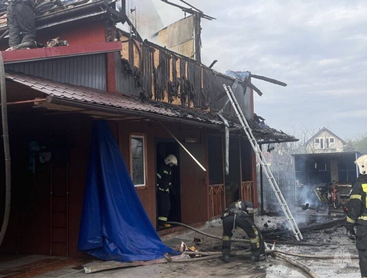 В Калининграде тушат пожар в СНТ «Дружба-3» В Калининграде тушат пожар в СНТ «Дружба-3»