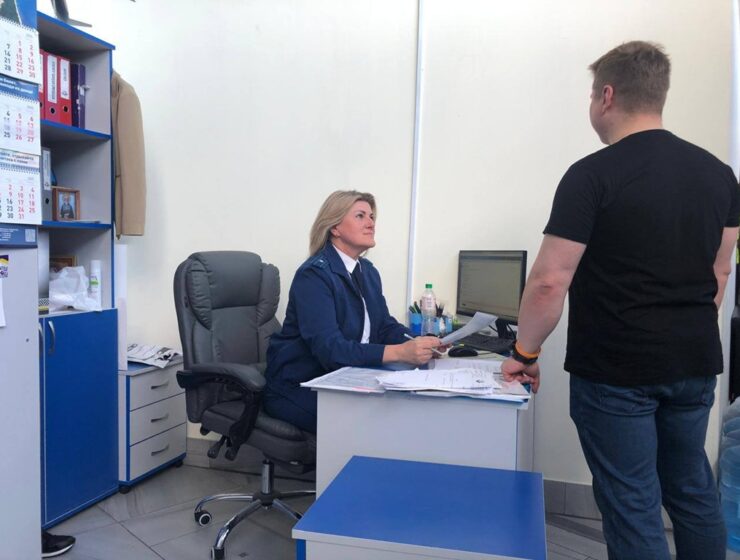 В калининградском аэропорту Храброво прокуратура оказывает помощь пассажирам задержанных рейсов