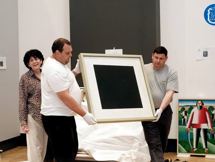 Легендарный «Чёрный квадрат» прибыл в Калининград