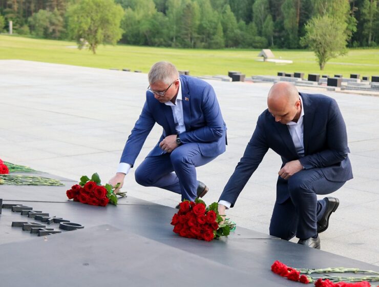 Губернатор Калининградской области почтил память жертв Хатыни