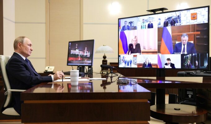 Беспрозванных рассказал Путину о работе филиала Третьяковской галереи в Калининграде