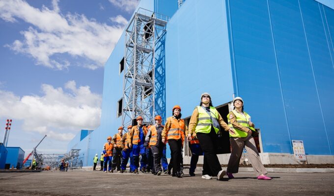 Студенческие отряды начали работу на первой в России гигафабрике