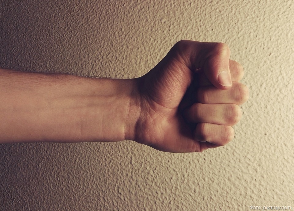 В Светлогорске цветочник-воришка жестоко избил сделавшего ему замечание прохожего В Светлогорске цветочник-воришка жестоко избил сделавшего ему замечание прохожего