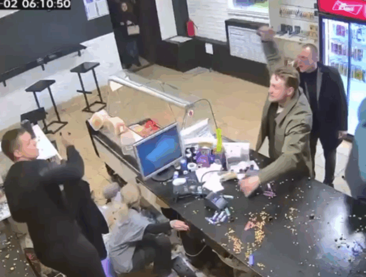 Дебош в черняховском баре закончился для двоих посетителей арестом