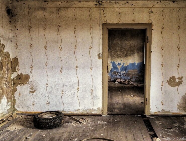 Многодетная семья в Калининградской области получила непригодное жильё