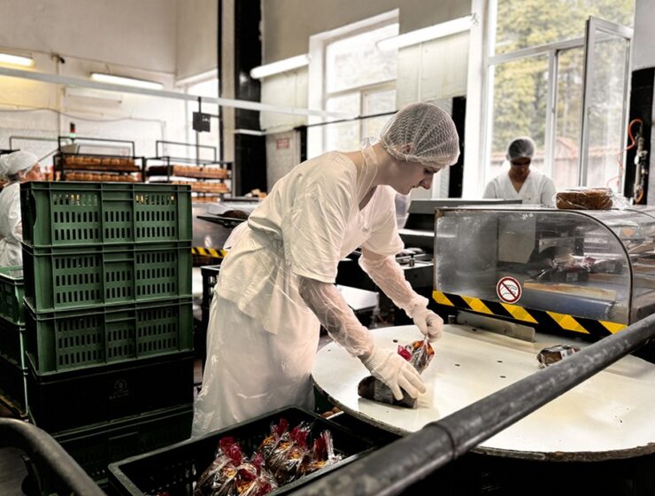 Калининградские подростки активно включаются в трудовую жизнь Калининградские подростки активно включаются в трудовую жизнь