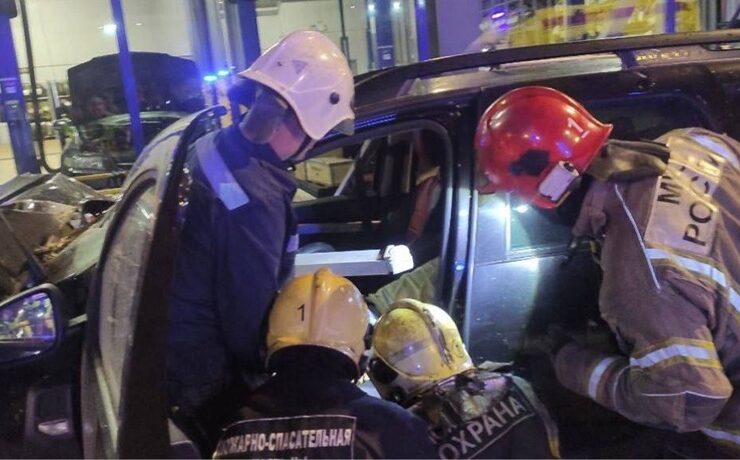 Ночной дорожный инцидент на улице Гагарина в Калининграде Ночной дорожный инцидент на улице Гагарина в Калининграде