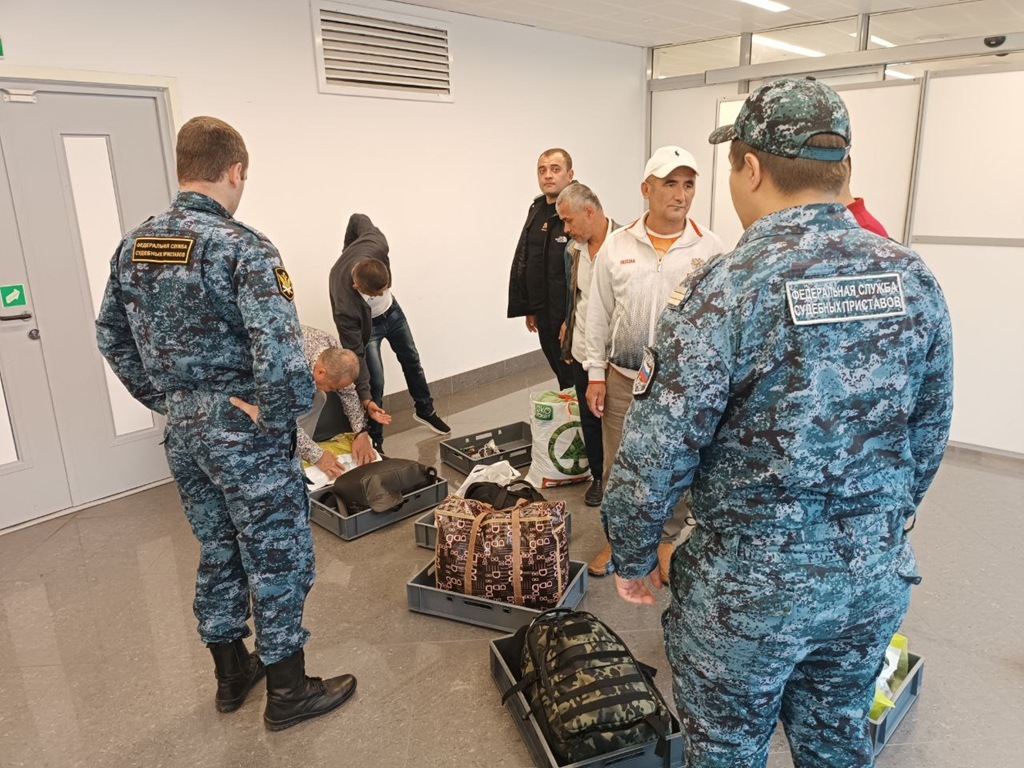 В Калининградской области выдворили шестерых нелегальных мигрантов