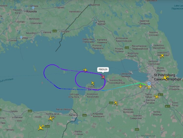 Грозовой фронт заставил два рейса совершить незапланированную посадку в «Пулково»