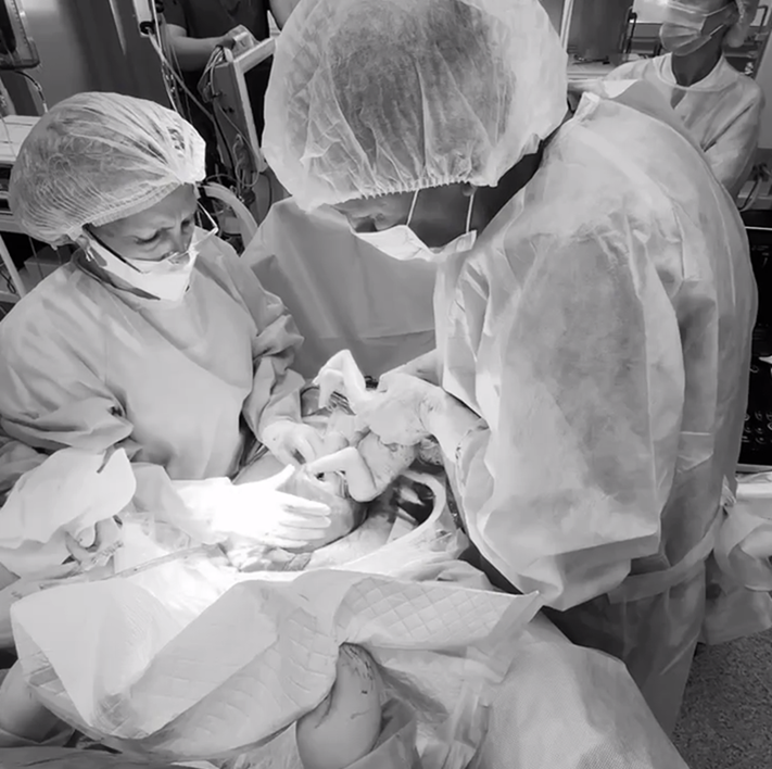 Калининградские врачи спасли маму и малыша: успешная операция при редком осложнении беременности Калининградские врачи спасли маму и малыша: успешная операция при редком осложнении беременности