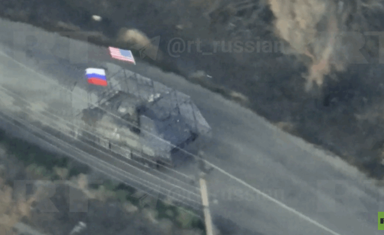 «Угнали по приколу»: Экипаж трофейного БТР с флагами России и США раскрыл детали провокационного рейда