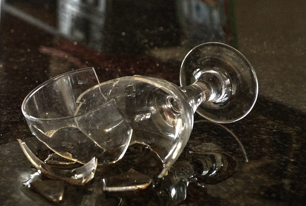 Несовершеннолетняя отравилась алкоголем в детском лагере Несовершеннолетняя отравилась алкоголем в детском лагере