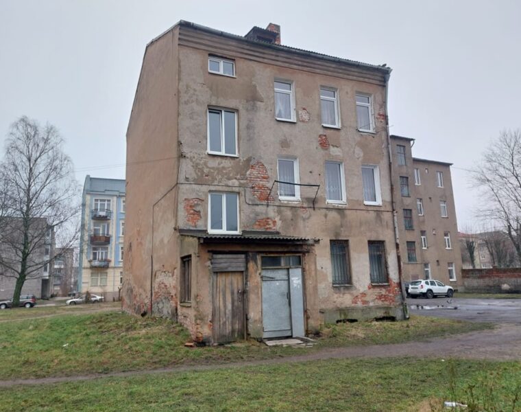 В Черняховске повторно возбуждено дело о затянувшемся нерасселении аварийного дома