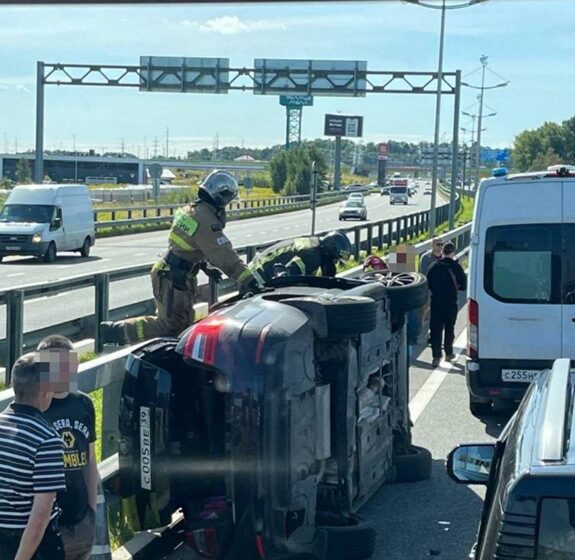Близ «Балтии молла» столкнулись четыре автомобиля Близ «Балтии молла» столкнулись четыре автомобиля