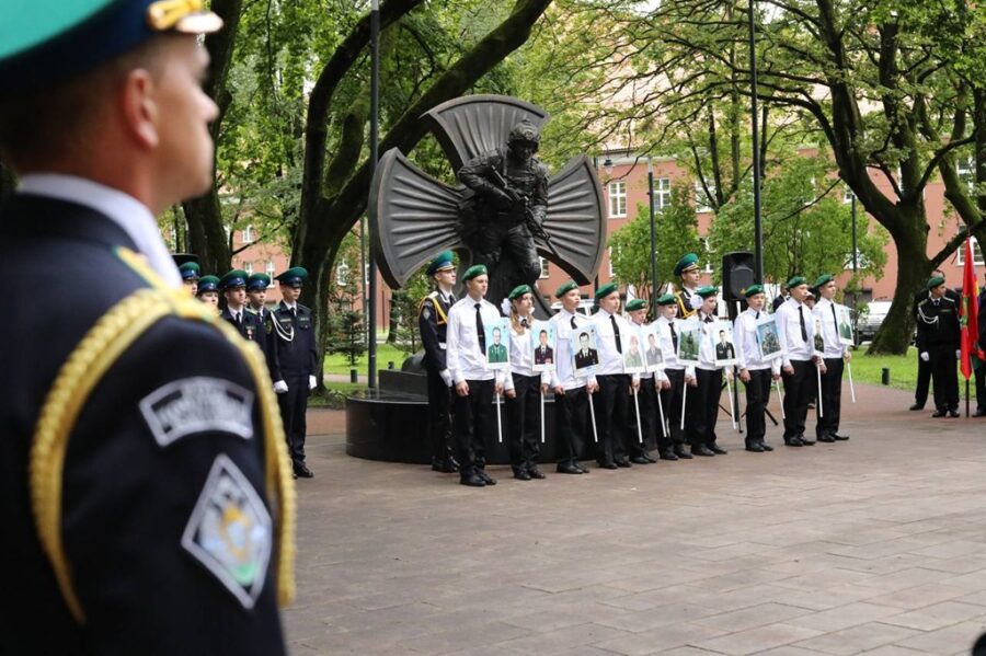 В Калининграде почтили память героев в День солидарности в борьбе с терроризме