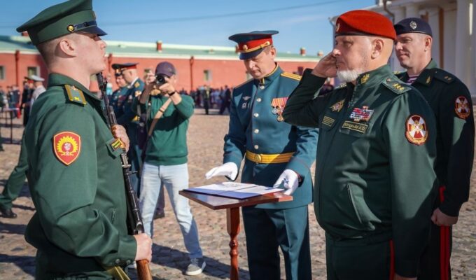 Присяга на века: калининградские курсанты дали клятву Родине в сердце Петербурга