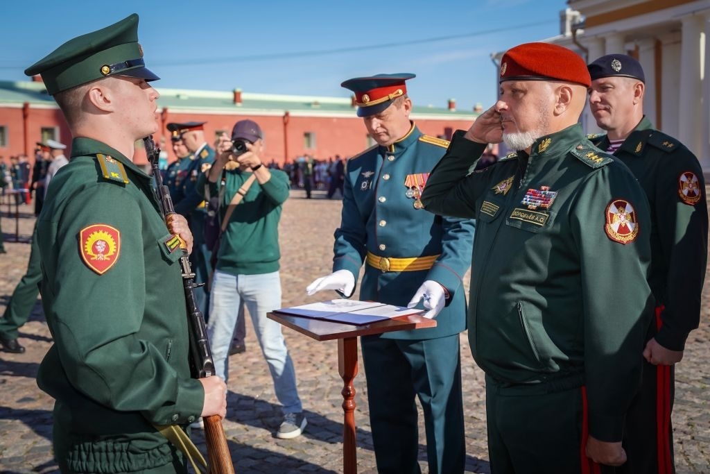 Присяга на века: калининградские курсанты дали клятву Родине в сердце Петербурга