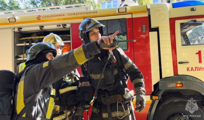 В Калининграде успешно ликвидировали условный пожар в общежитии