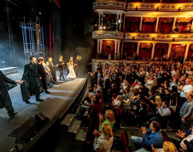 В Калининграде завершился театральный фестиваль «Балтийские сезоны» московским триумфом