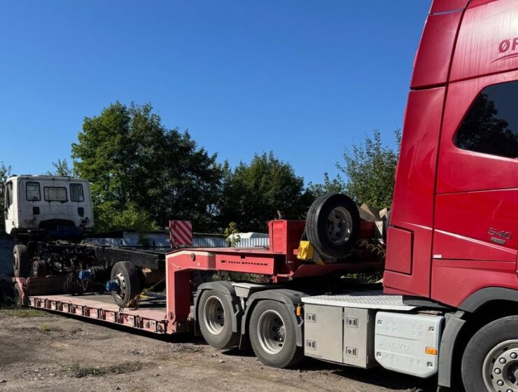 Калининградец лишился экскаватора и КАМАЗа за долг 18 млн рублей